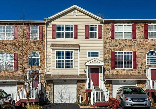 112 Regents Ct Photo 1