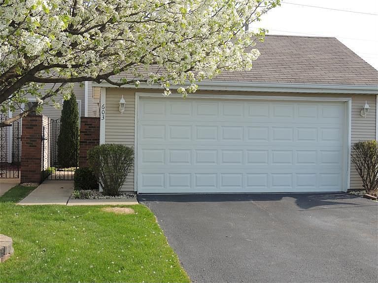 1st image of 603 E 92nd Pl
