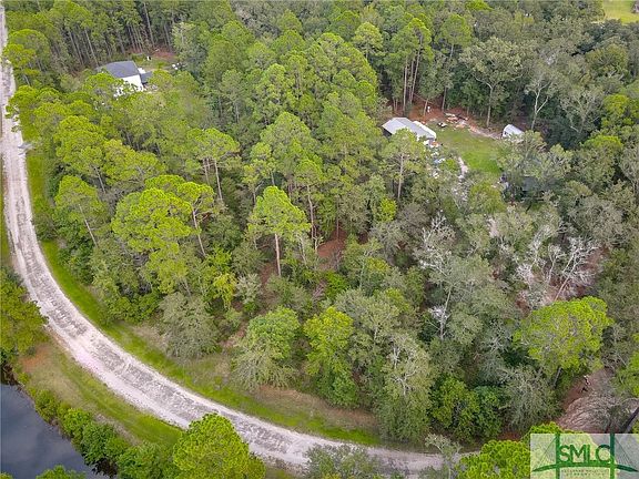 3rd image of 205 Green Bridge Lane