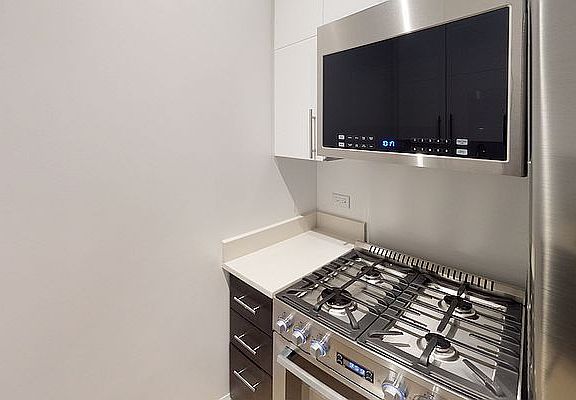 4th image of 795 Columbus Ave APT 10M