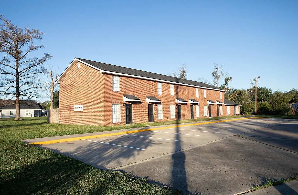 Jason Arms Townhome — Photo 1