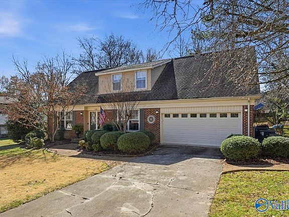4th image of 626 Mountain Gap Dr SE