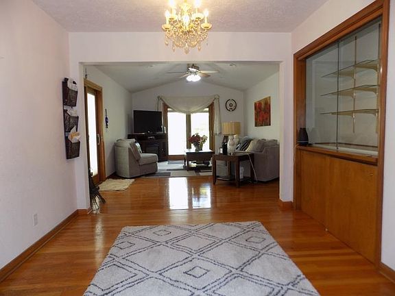 5th image of 4111 Seward Ave