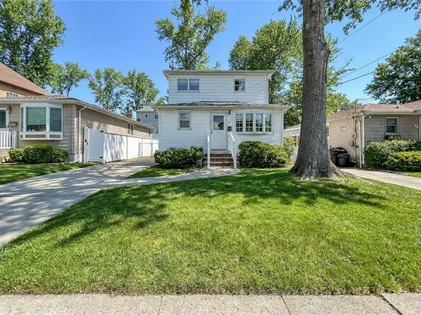 37 Elmwood Ave, Staten Island, NY 10308