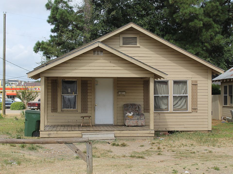 1st image of 105 N Oakland St