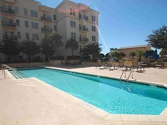 4th image of 601 Main St APT 107
