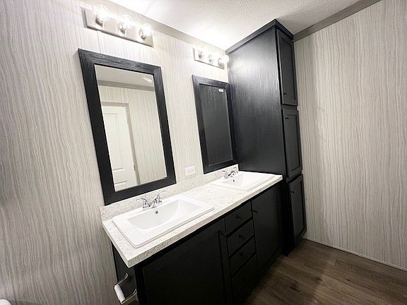 4th image of 25780 Nuway Ave #169