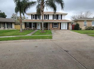 340 Woodmeade Ct, Gretna, LA 70056