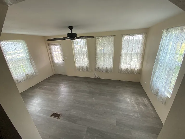 3549 Green Acre Way — Photo 3