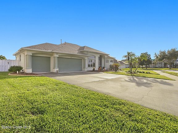 2nd image of 1275 Starling Way