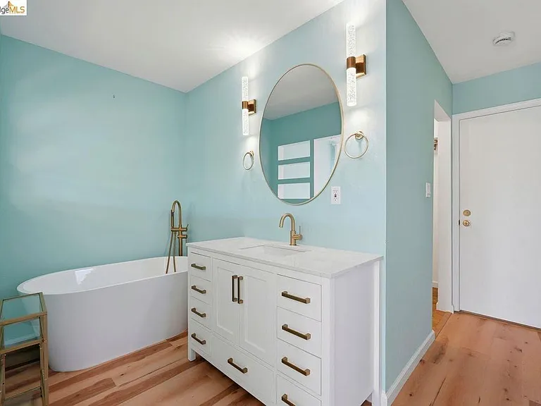 2269 Cypress Ave — Photo 6