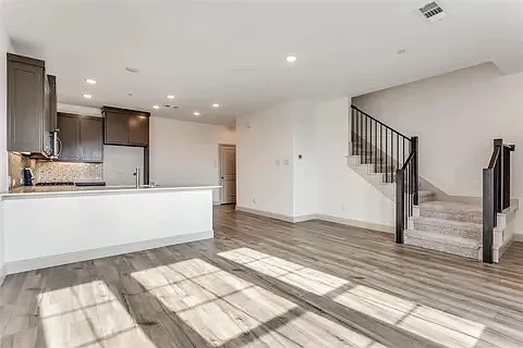433 Matchbox St — Photo 2
