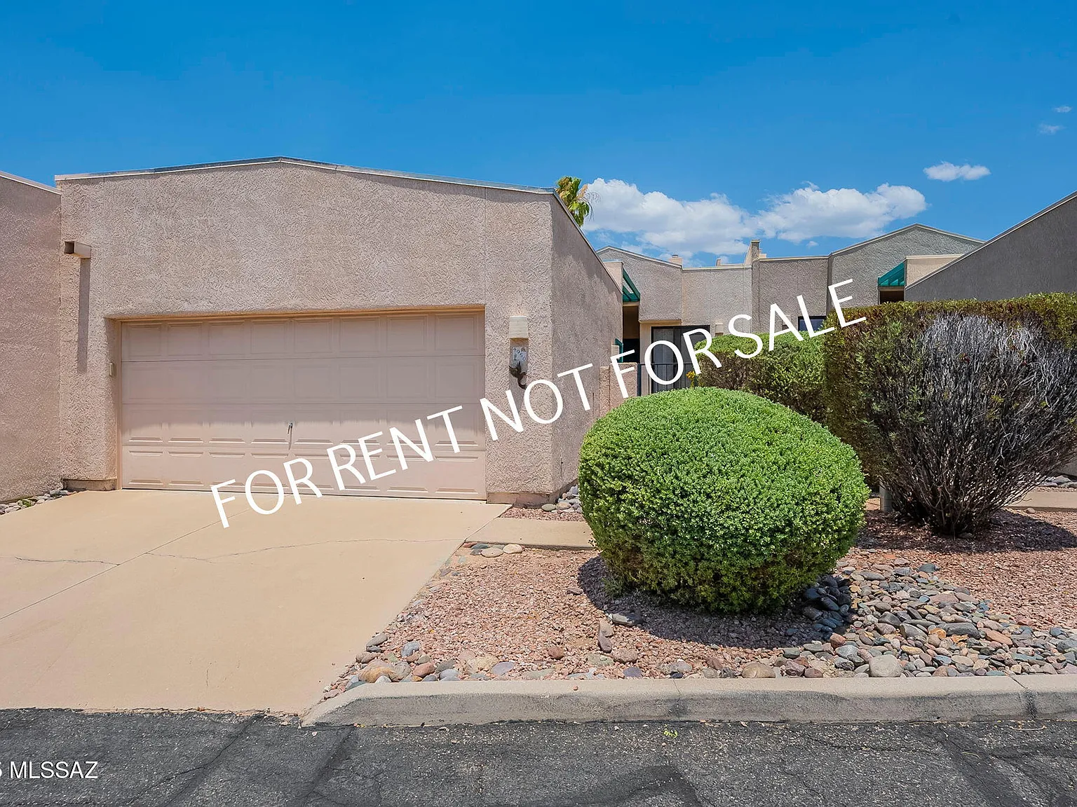 3 bed, 2.0 bath, 1393 sqft, $2,495 — Photo 2