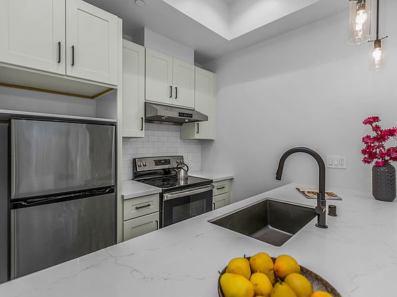 5th image of 1610 Golden Gate Ave #2