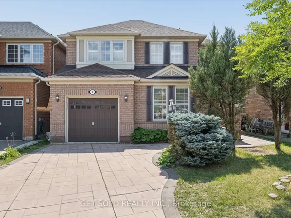 9 Raccoon St, Brampton, ON L6S 6L8