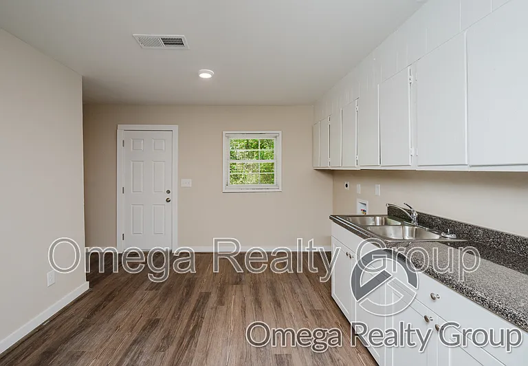 12 E Clay St — Photo 10