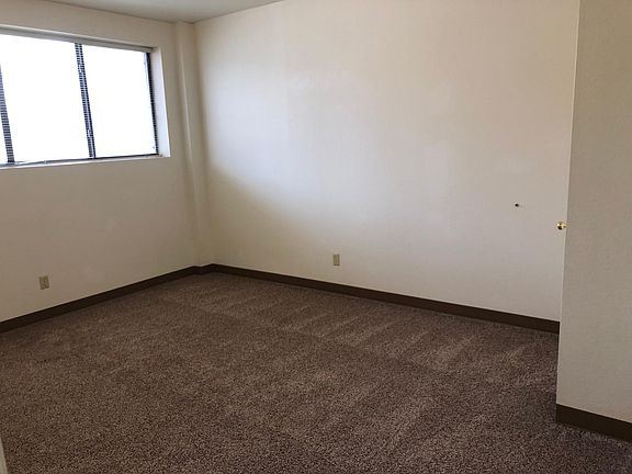 5th image of 2400 4th Ave APT 114
