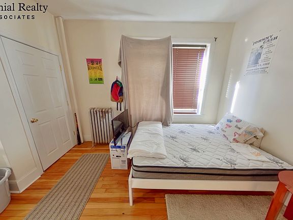 3rd image of 62 Egmont St #27