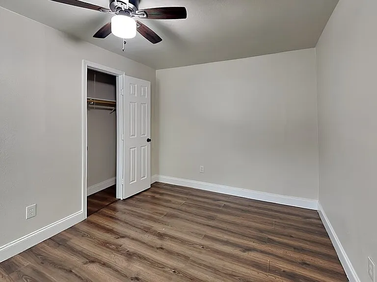2639 Ghent St — Photo 10