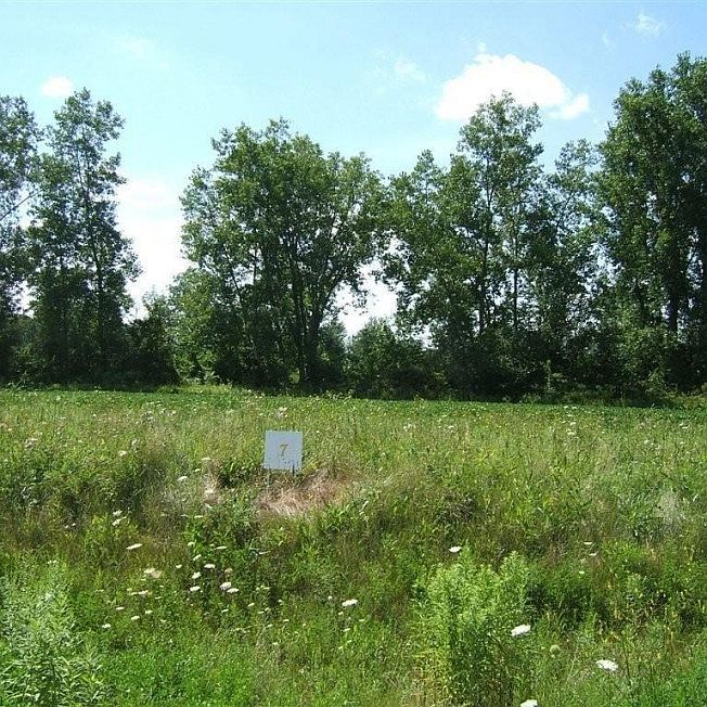 1st image of 7 Ashley Ln
