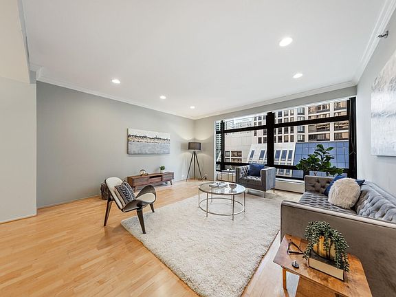 3rd image of 680 N Lake Shore Dr APT 1011