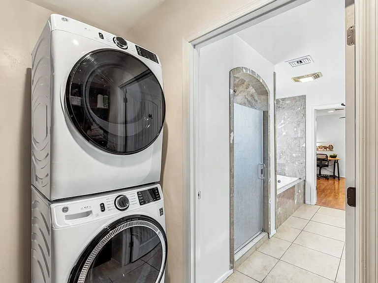 2724 N Gill Ave — Photo 36