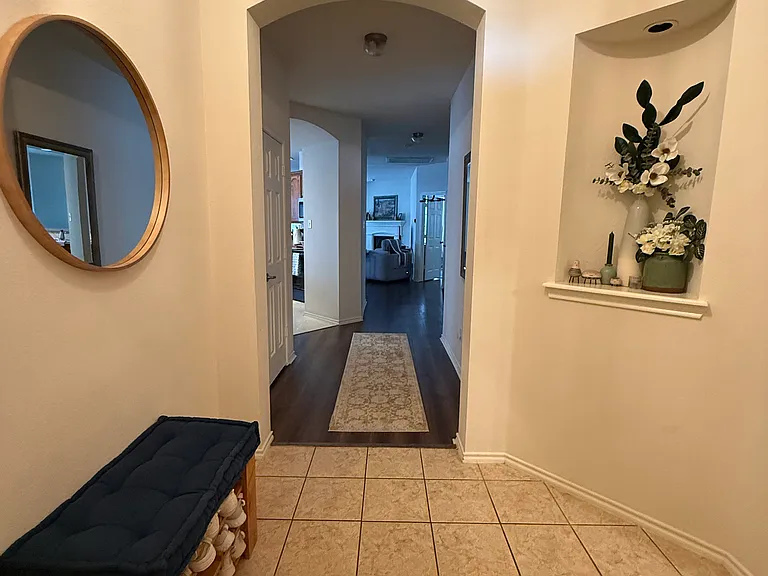 1152 Sunderland Ln — Photo 3