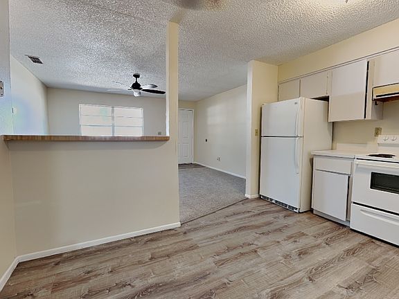 4th image of 15696 Bolesta Rd APT B