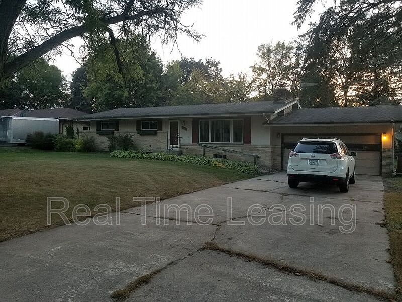1st image of 3883 White Bear Ave