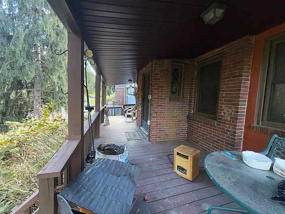 3rd image of 604 Frazier Run Rd