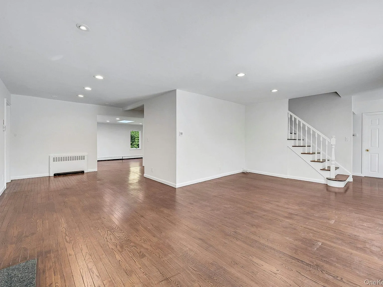 4 bed, 2.0 bath, 2504 sqft, $7,500 — Photo 4