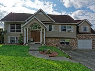 24 Valleyview Ave, Waterford, NY 12188