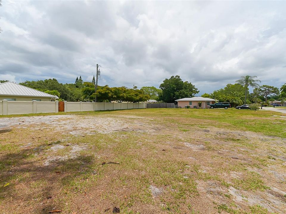 1st image of 1819 Tulip Dr
