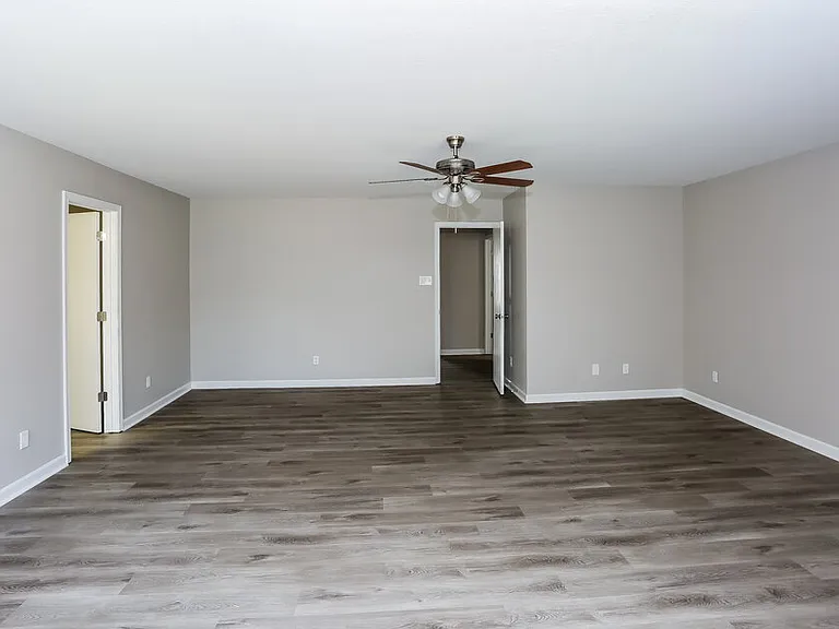 313 Ranlo Ave — Photo 9
