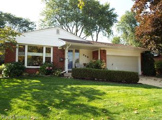 356 Debra Ln, Northville, MI 48167