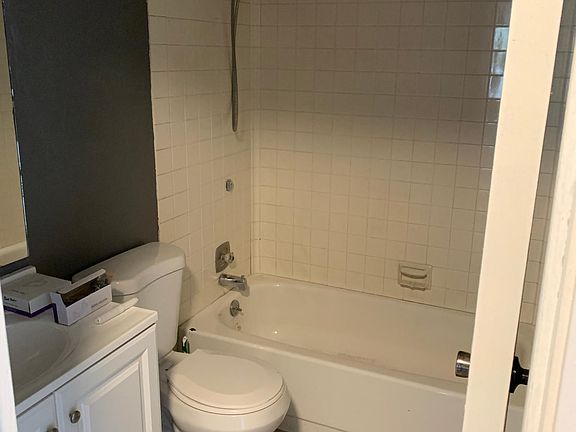 5th image of 1490 Benton St