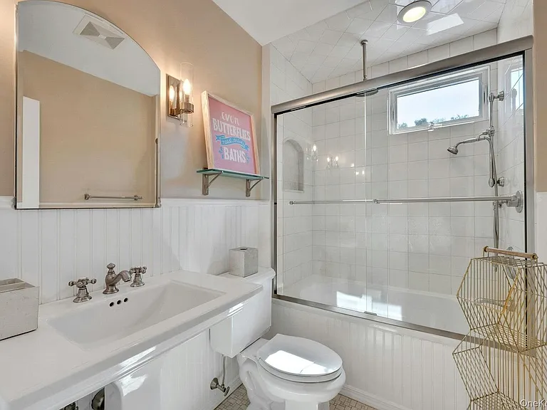 4 Lorraine Dr — Photo 15