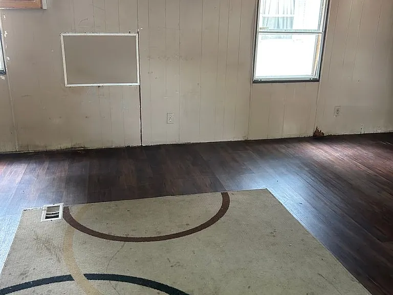 23765 Lawrence Ave — Photo 29