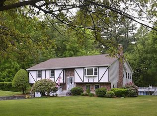 8 Gloria Ln, North Reading, MA 01864