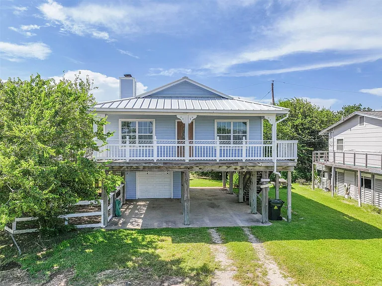 1578 Railroad Ave — Photo 1