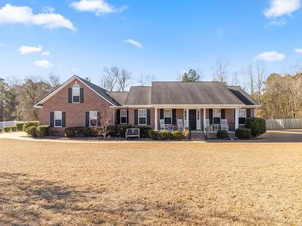 108 Breckenridge Dr, Raeford, NC 28376