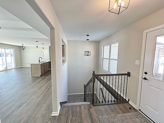 2nd image of 527 Jade Dr
