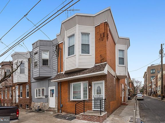 2nd image of 2556 E Westmoreland St