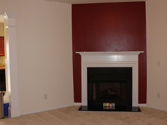 Living room w/ fire place