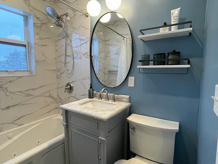 7510 Dickens Ave — Photo 11