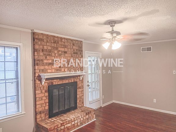 4th image of 5284 Kimbark Woods Dr