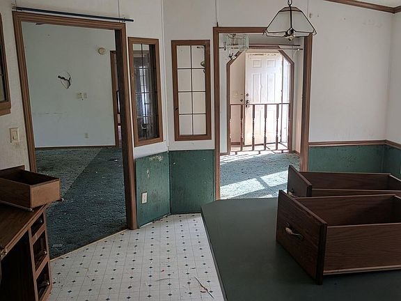 5th image of 118 Centennial St