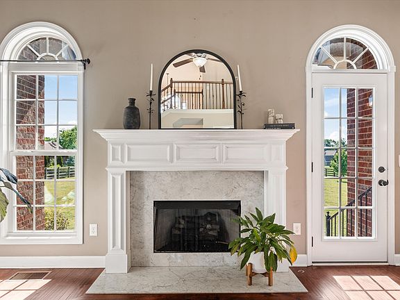 5th image of 1027 Double Tree Ln