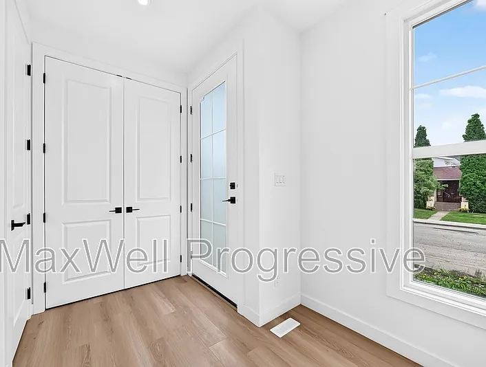 14510 95th Ave NW #MAIN FLOOR — Photo 5