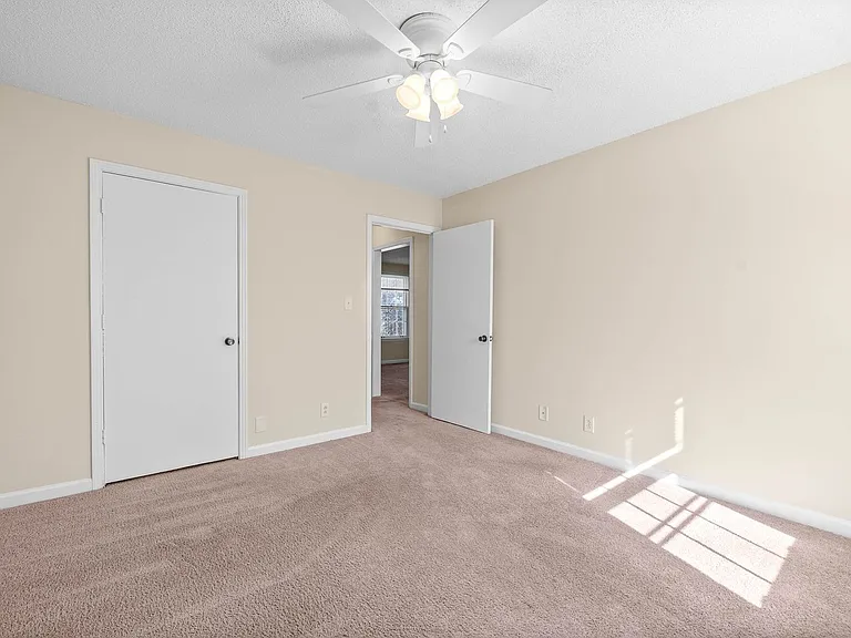 72 Current St — Photo 18
